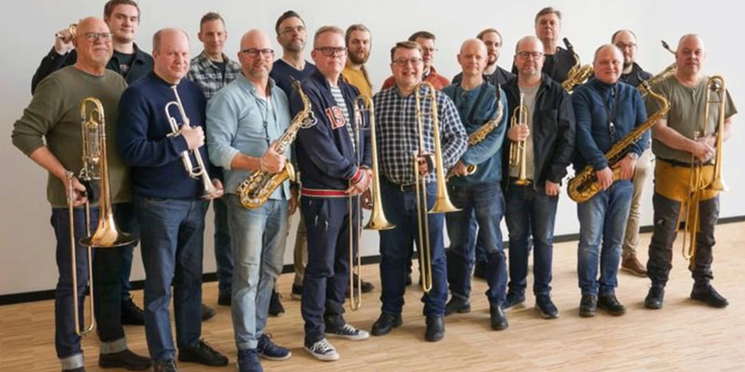 Whispering Band "Always Stand By!" Bild